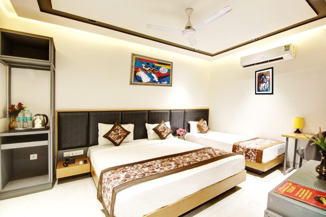 Hotel Almora Sky Near By Delhi International Airport With - Free Airport Pickup And Drop New Delhi Eksteriør billede