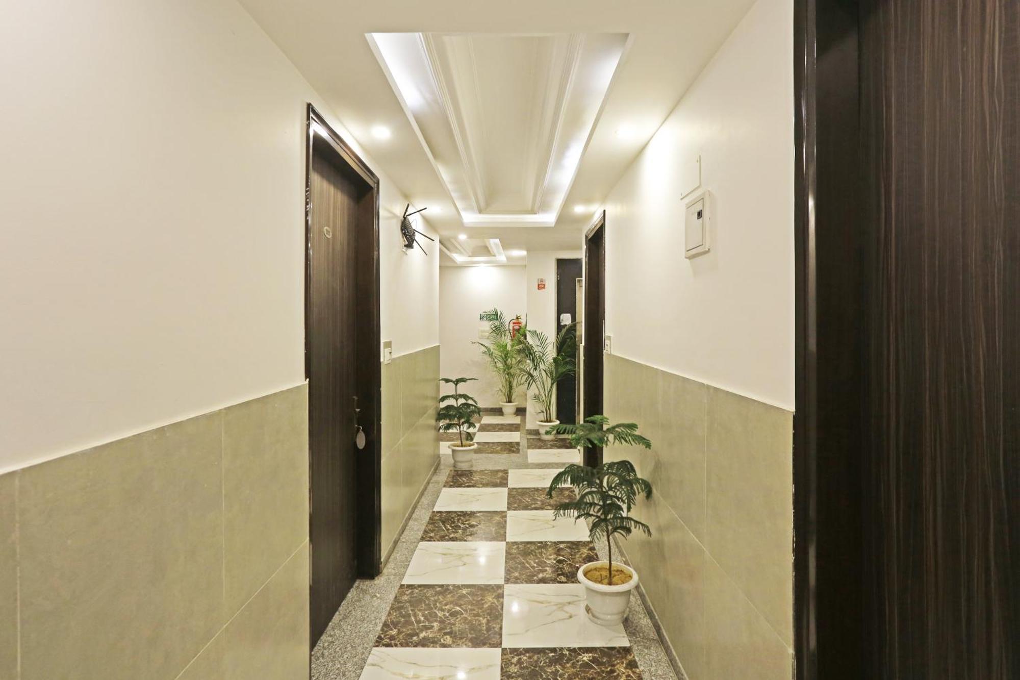 Hotel Almora Sky Near By Delhi International Airport With - Free Airport Pickup And Drop New Delhi Eksteriør billede