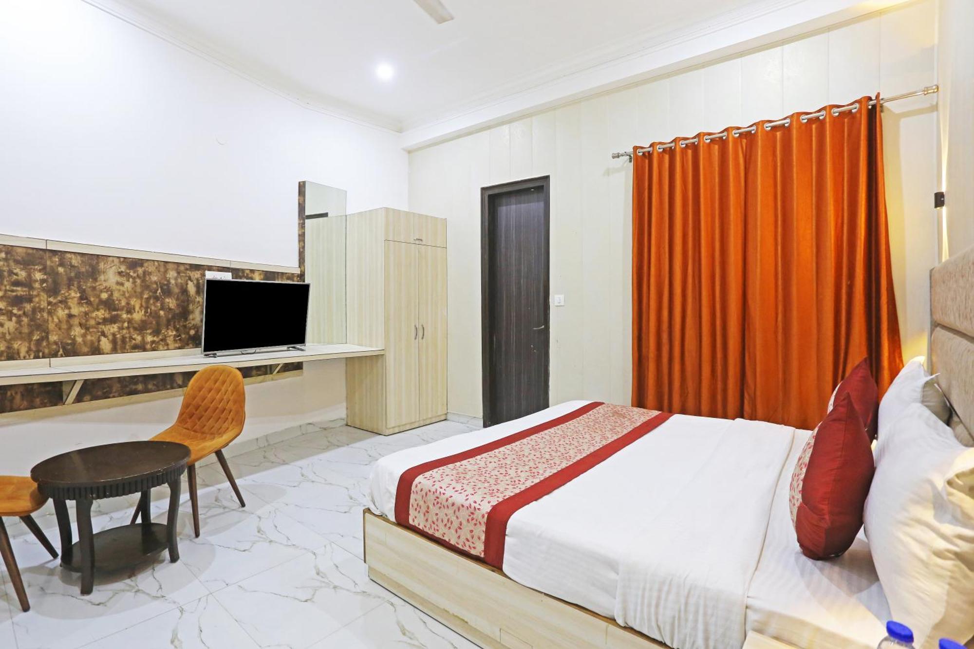 Hotel Almora Sky Near By Delhi International Airport With - Free Airport Pickup And Drop New Delhi Eksteriør billede