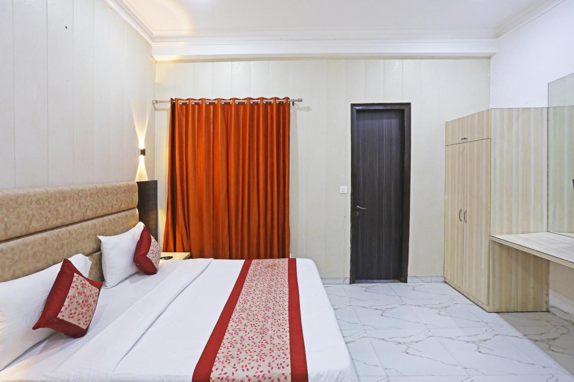 Hotel Almora Sky Near By Delhi International Airport With - Free Airport Pickup And Drop New Delhi Eksteriør billede
