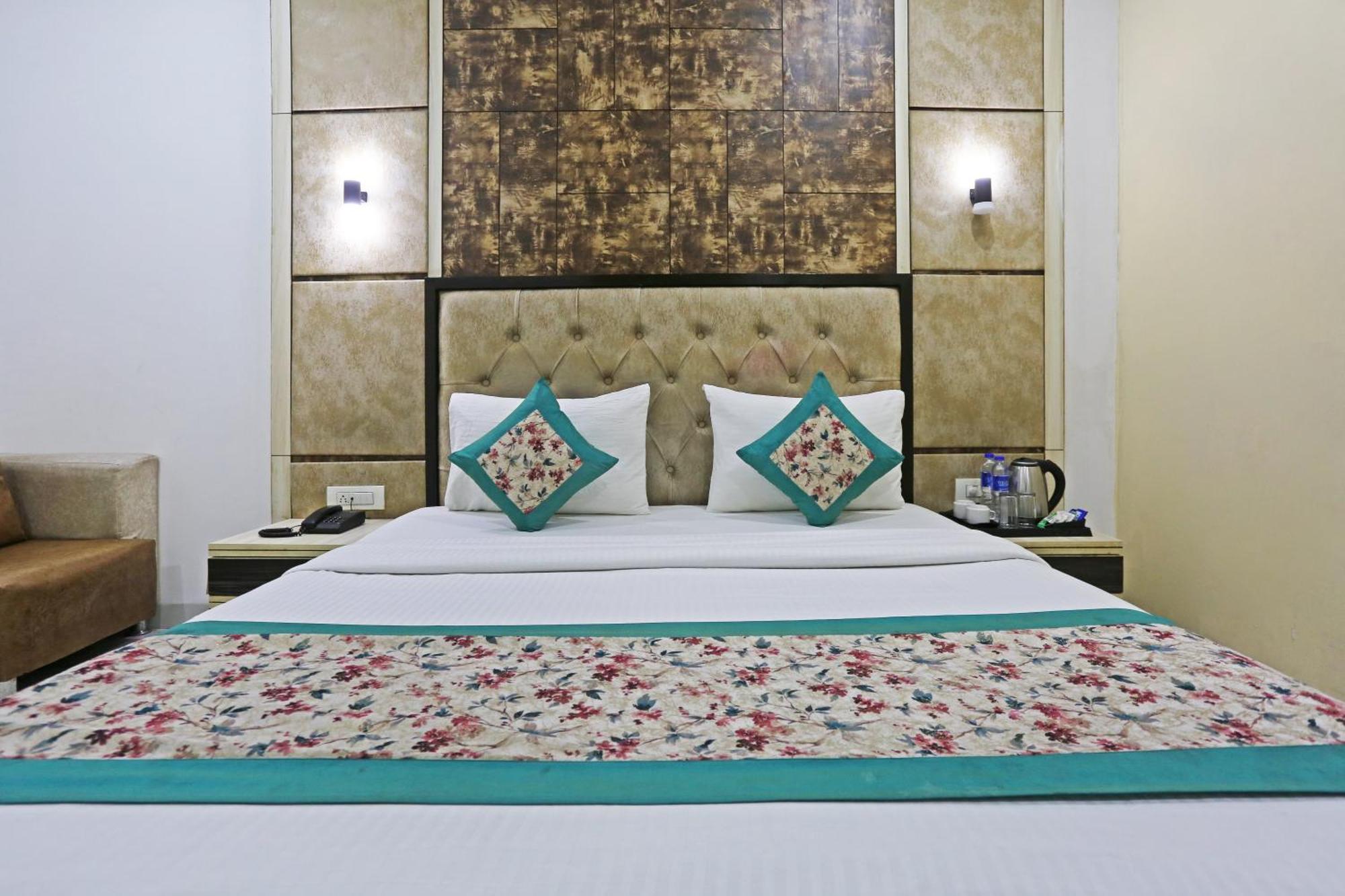Hotel Almora Sky Near By Delhi International Airport With - Free Airport Pickup And Drop New Delhi Eksteriør billede
