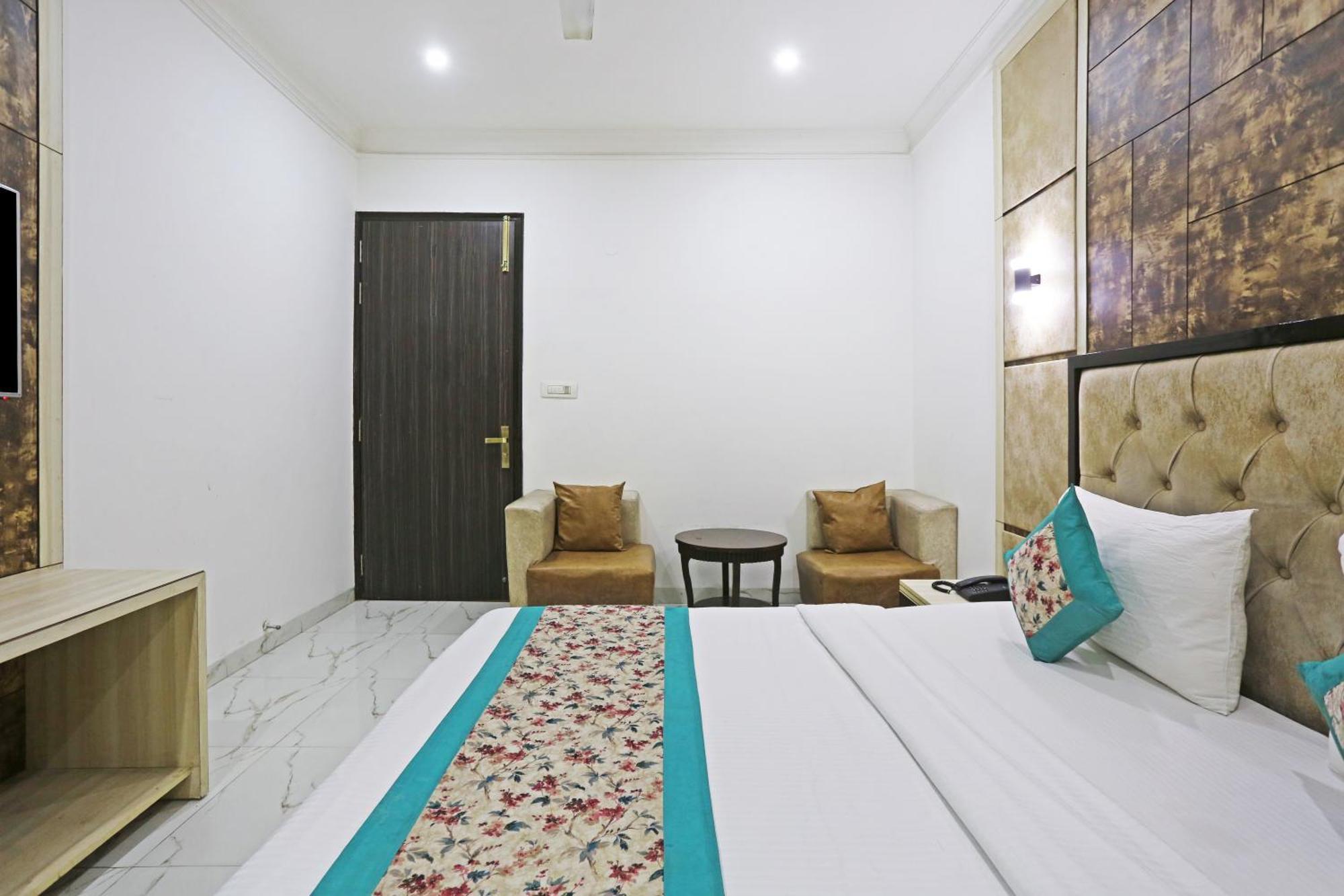 Hotel Almora Sky Near By Delhi International Airport With - Free Airport Pickup And Drop New Delhi Eksteriør billede