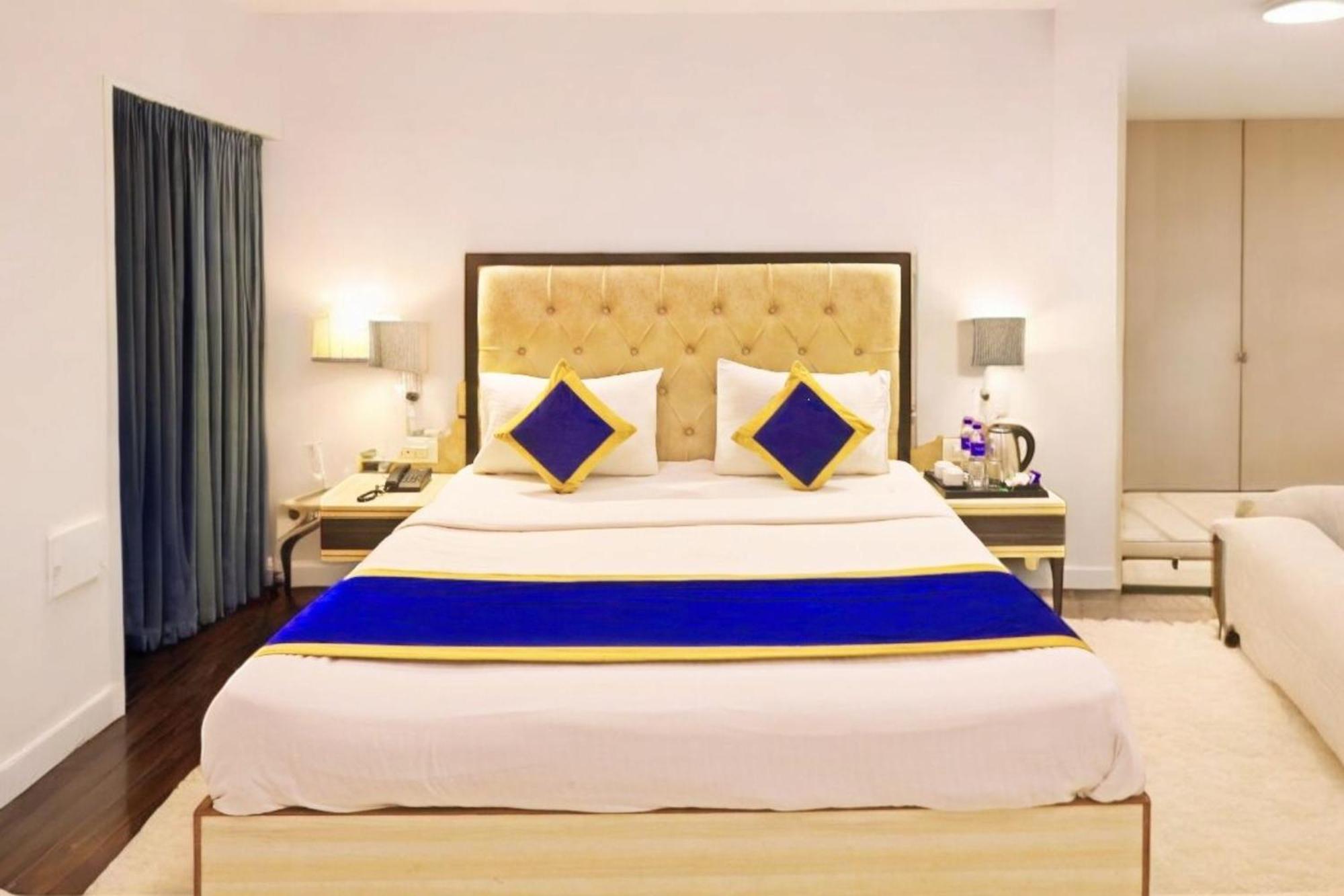 Hotel Almora Sky Near By Delhi International Airport With - Free Airport Pickup And Drop New Delhi Eksteriør billede